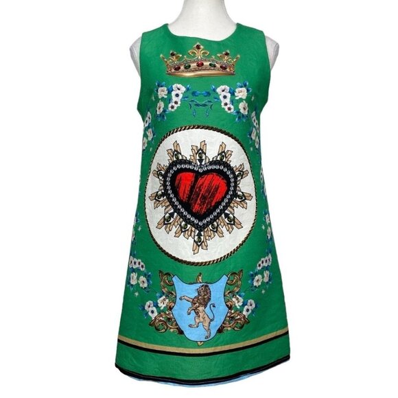 NEW COLLECTION GREEN HEART GRAPHIC PRINT STRUCTURED SLEEVELESS SHIFT MINI DRESS - Picture 1 of 9